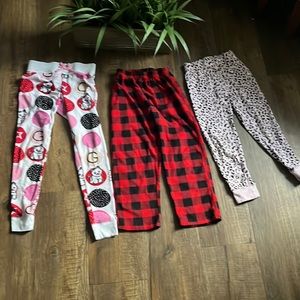 🌟 HOST PICK🌟 Girls sz 5 pj bottoms lot